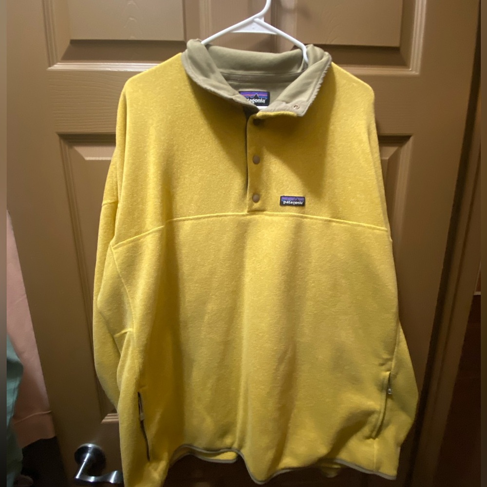 Men’s Yellow Patagonia Fleece Pullover